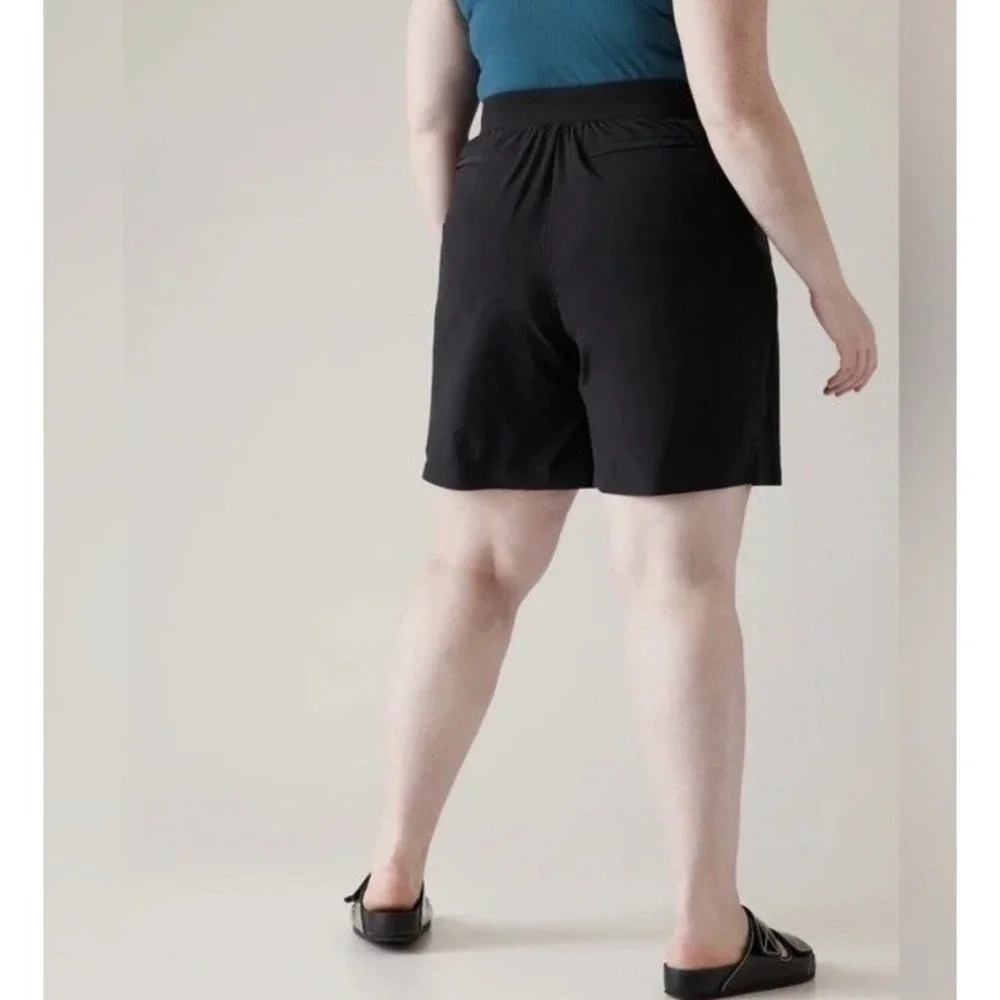 Athleta Brooklyn Bermuda Short 12 Black 9